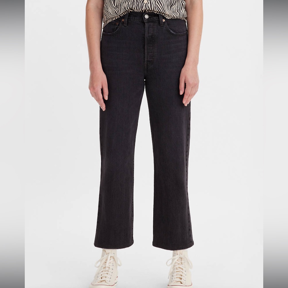 Levi’s Premium Ribcage Straight Ankle Jean Women’s Size 29